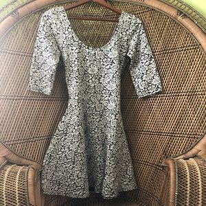 🌹2/30 Floral key hole back dress